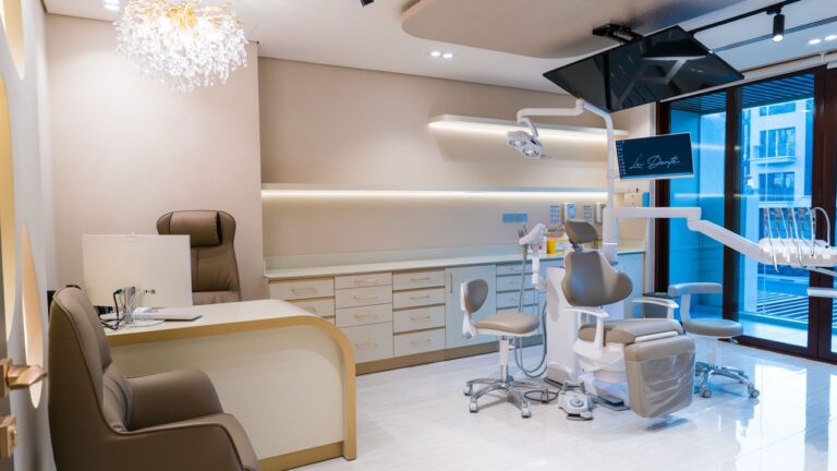 Cosmetic dentist Dubai